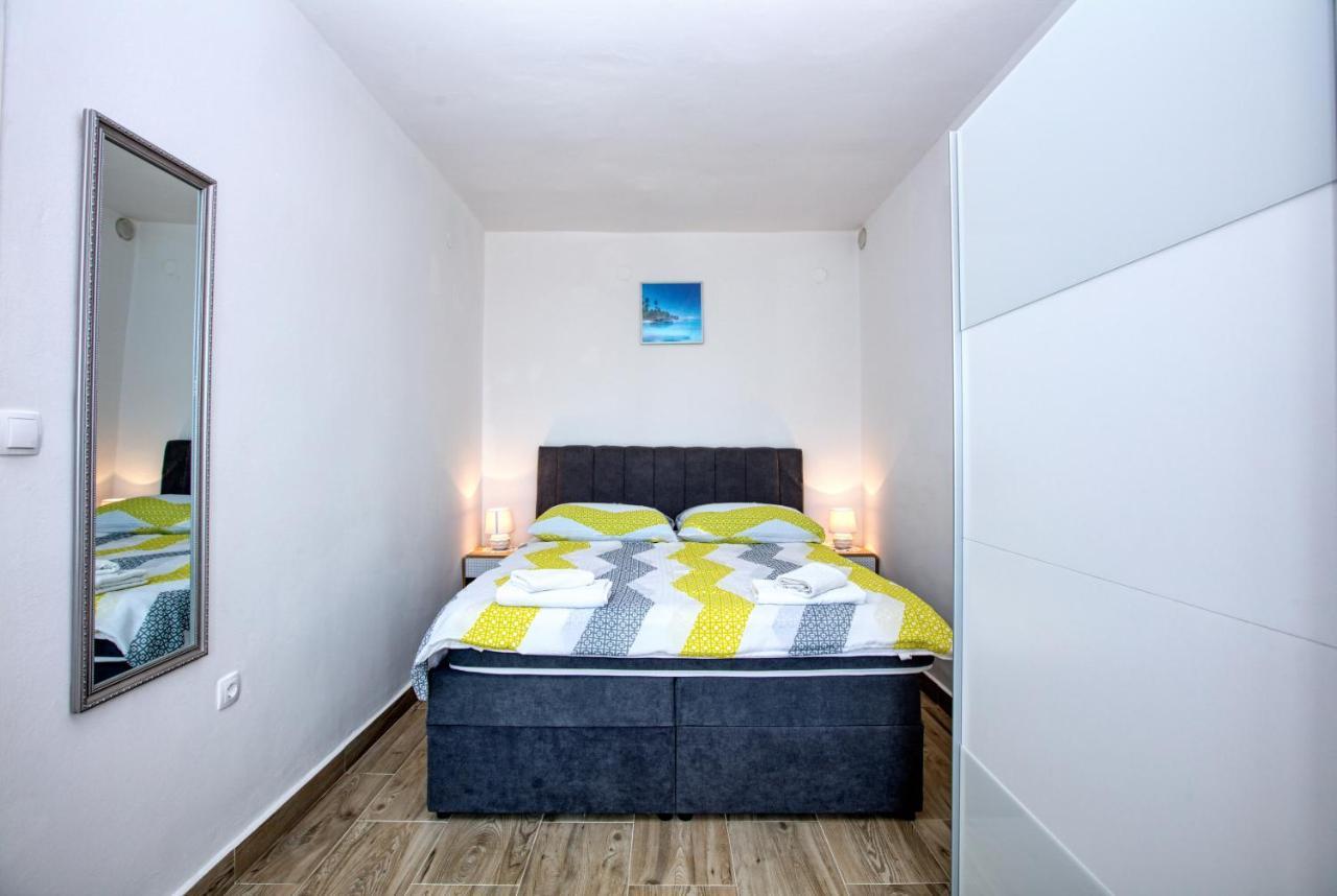 Apartment Tisno 5130C Ngoại thất bức ảnh