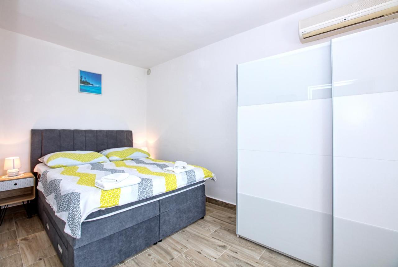 Apartment Tisno 5130C Ngoại thất bức ảnh